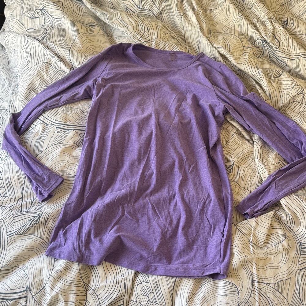 Beyond the Bump medium M beyond yoga Lavender purple Long Sleeve Top